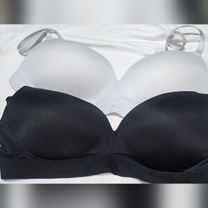 Bundle Of 2 Victoria's Secret PINK Wear everywhere wireless push-up Bra 36DD